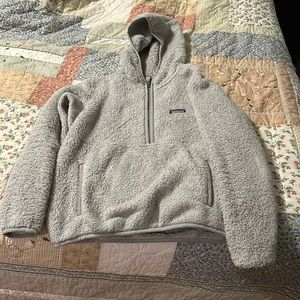 Practically brand new gray Patagonia fleece